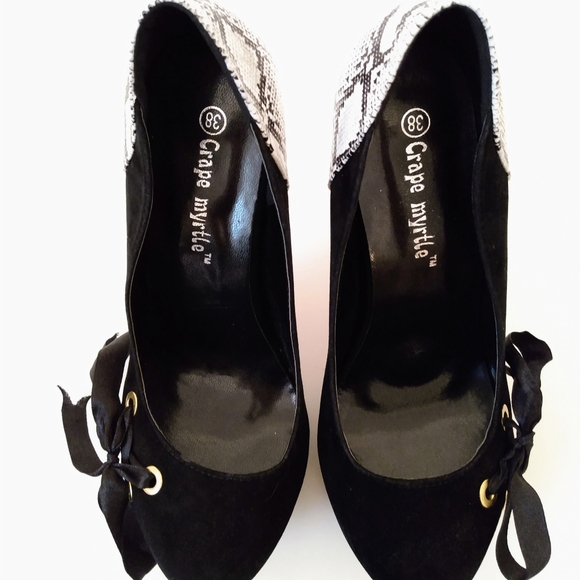 Crape Myrtle Black White Faux Suede Heels sz 38 - Picture 2 of 6